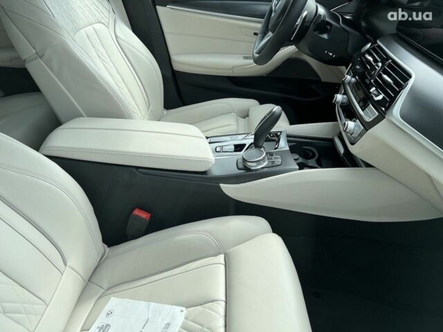 БМВ 5 Серія, об'ємом двигуна 2 л та пробігом 4 тис. км за 75859 $, фото 16 на Automoto.ua