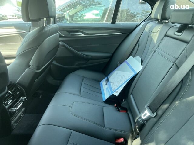 БМВ 5 Серия, объемом двигателя 3 л и пробегом 16 тыс. км за 74881 $, фото 30 на Automoto.ua