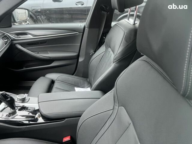 БМВ 5 Серия, объемом двигателя 3 л и пробегом 24 тыс. км за 72164 $, фото 35 на Automoto.ua