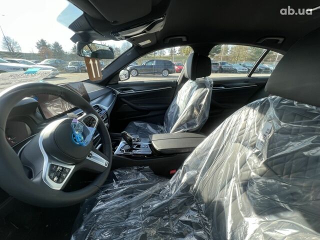 БМВ 5 Серія, об'ємом двигуна 3 л та пробігом 0 тис. км за 92269 $, фото 24 на Automoto.ua