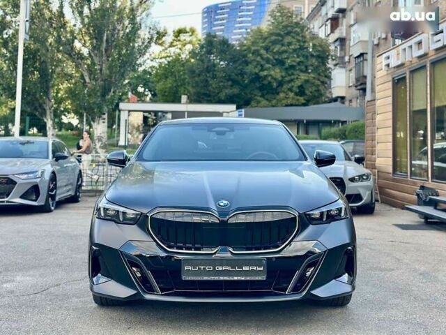 БМВ 5 Серия 2023 в Киеве на Automoto.ua БМВ 5 Серия, объемом двигателя 0 л и пробегом 26 тыс. км за 74999 $, фото 10 на Automoto.ua