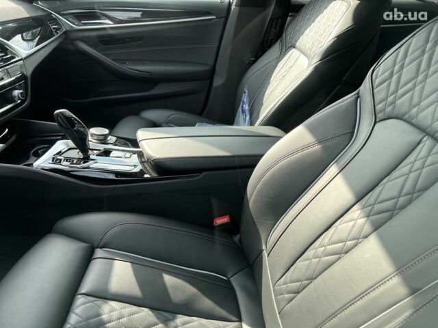БМВ 5 Серия, объемом двигателя 3 л и пробегом 6 тыс. км за 80706 $, фото 4 на Automoto.ua