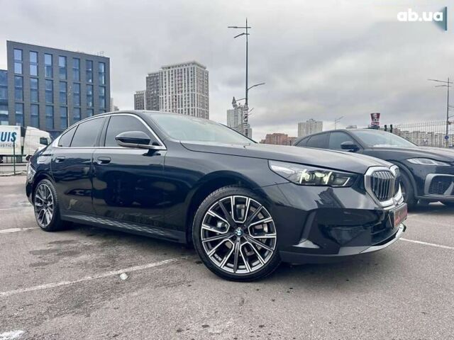 БМВ 5 Серия, объемом двигателя 2 л и пробегом 10 тыс. км за 58900 $, фото 3 на Automoto.ua