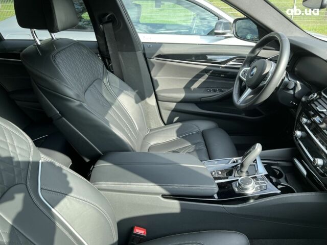 БМВ 5 Серия, объемом двигателя 3 л и пробегом 6 тыс. км за 80706 $, фото 3 на Automoto.ua