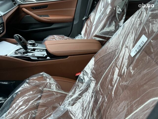 БМВ 5 Серия, объемом двигателя 4.4 л и пробегом 0 тыс. км за 95856 $, фото 34 на Automoto.ua