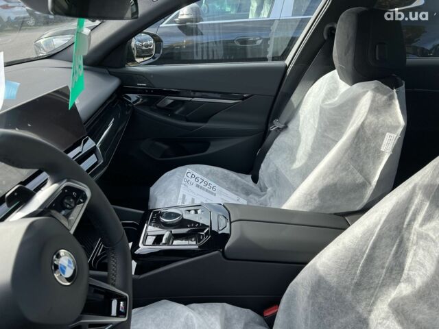 БМВ 5 Серия, объемом двигателя 2 л и пробегом 0 тыс. км за 83618 $, фото 27 на Automoto.ua