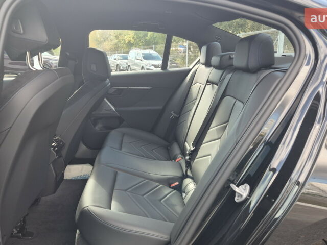 БМВ 5 Серия, объемом двигателя 2 л и пробегом 0 тыс. км за 71404 $, фото 15 на Automoto.ua