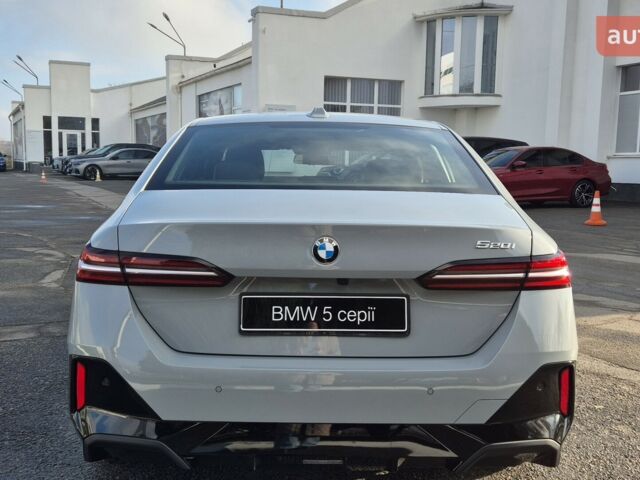 БМВ 5 Серия, объемом двигателя 2 л и пробегом 0 тыс. км за 71117 $, фото 5 на Automoto.ua