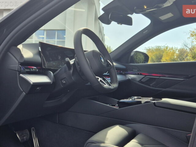 БМВ 5 Серия, объемом двигателя 2 л и пробегом 0 тыс. км за 71404 $, фото 10 на Automoto.ua