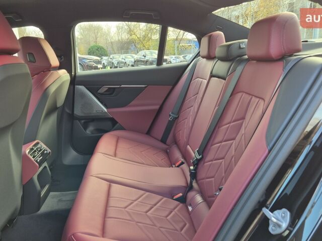 БМВ 5 Серия, объемом двигателя 2 л и пробегом 0 тыс. км за 71120 $, фото 12 на Automoto.ua