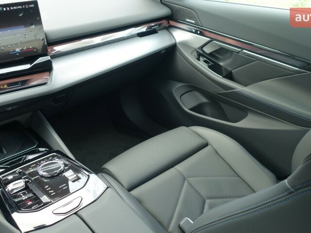 БМВ 5 Серия, объемом двигателя 2.99 л и пробегом 0 тыс. км за 88974 $, фото 7 на Automoto.ua