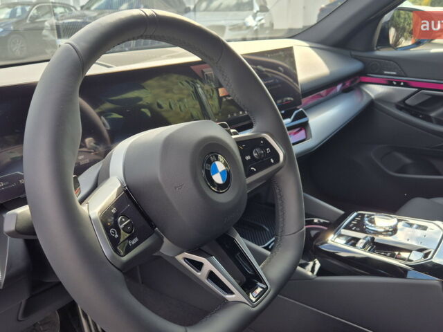 БМВ 5 Серия, объемом двигателя 2 л и пробегом 0 тыс. км за 71404 $, фото 13 на Automoto.ua