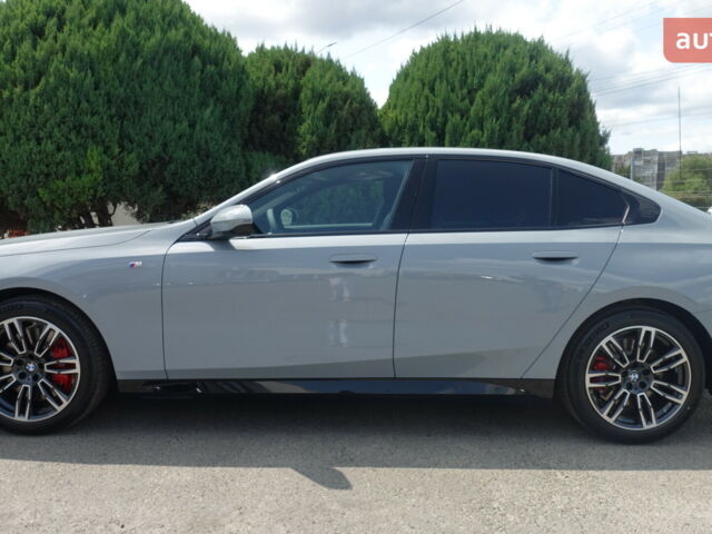 БМВ 5 Серия, объемом двигателя 2.99 л и пробегом 0 тыс. км за 88974 $, фото 2 на Automoto.ua