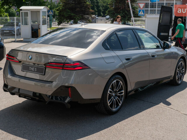 БМВ 5 Серия, объемом двигателя 2.99 л и пробегом 0 тыс. км за 95226 $, фото 2 на Automoto.ua