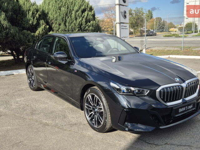 БМВ 5 Серия, объемом двигателя 2 л и пробегом 0 тыс. км за 71404 $, фото 3 на Automoto.ua