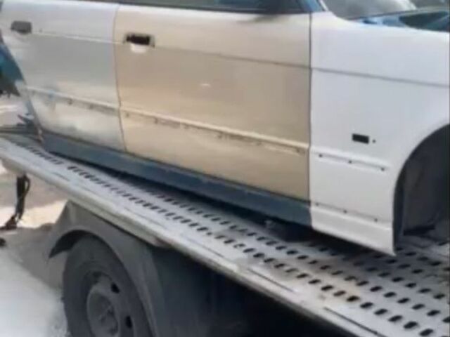 БМВ 5 Серия, объемом двигателя 4 л и пробегом 300 тыс. км за 2500 $, фото 5 на Automoto.ua