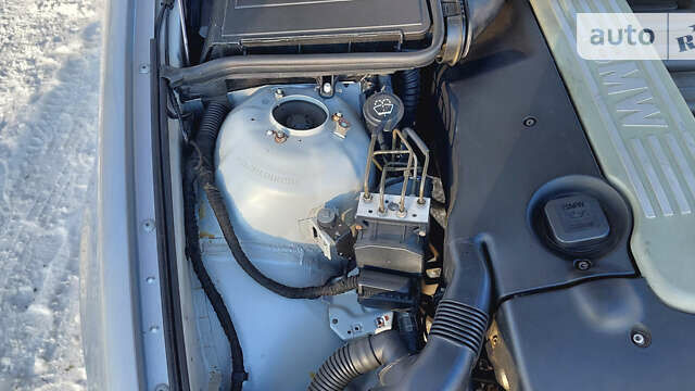 БМВ 5 Серия, объемом двигателя 2.5 л и пробегом 418 тыс. км за 4600 $, фото 30 на Automoto.ua