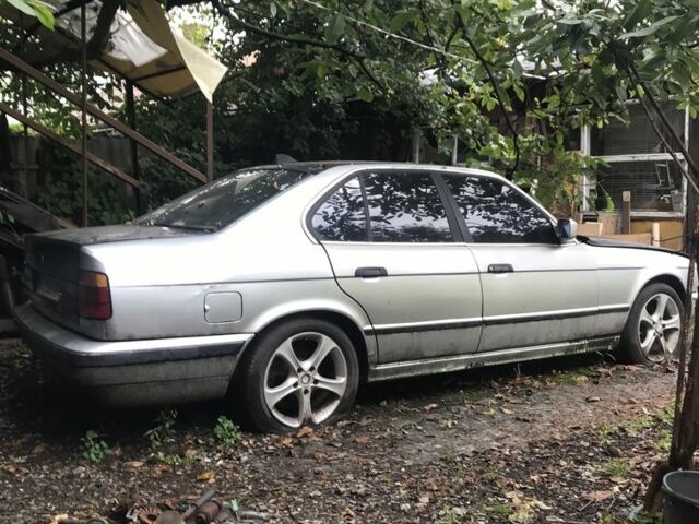 Желтый БМВ 5 Серия, объемом двигателя 0 л и пробегом 145 тыс. км за 5000 $, фото 2 на Automoto.ua