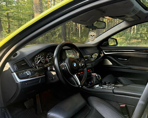 Желтый БМВ 5 Серия, объемом двигателя 3 л и пробегом 264 тыс. км за 19000 $, фото 10 на Automoto.ua