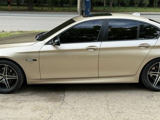 Желтый БМВ 5 Серия, объемом двигателя 2 л и пробегом 251 тыс. км за 14000 $, фото 2 на Automoto.ua