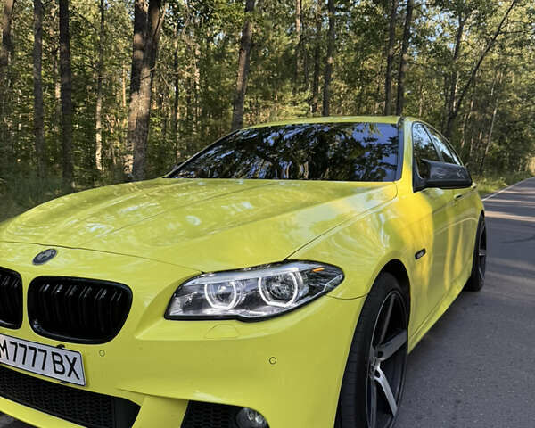 Желтый БМВ 5 Серия, объемом двигателя 3 л и пробегом 264 тыс. км за 19000 $, фото 2 на Automoto.ua