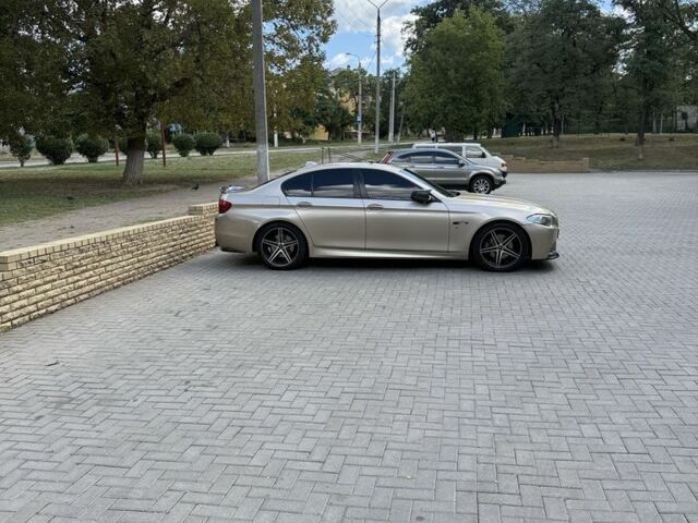 Желтый БМВ 5 Серия, объемом двигателя 2 л и пробегом 251 тыс. км за 14000 $, фото 12 на Automoto.ua