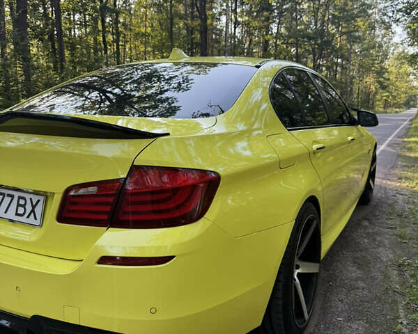 Желтый БМВ 5 Серия, объемом двигателя 3 л и пробегом 264 тыс. км за 19000 $, фото 7 на Automoto.ua