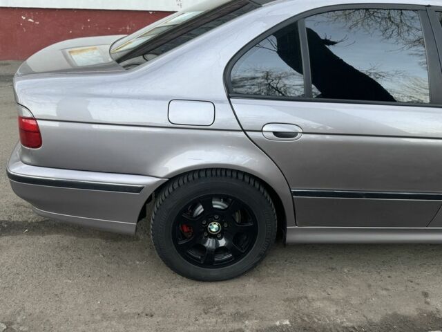 Серый БМВ 5 Серия, объемом двигателя 2 л и пробегом 433 тыс. км за 4900 $, фото 3 на Automoto.ua