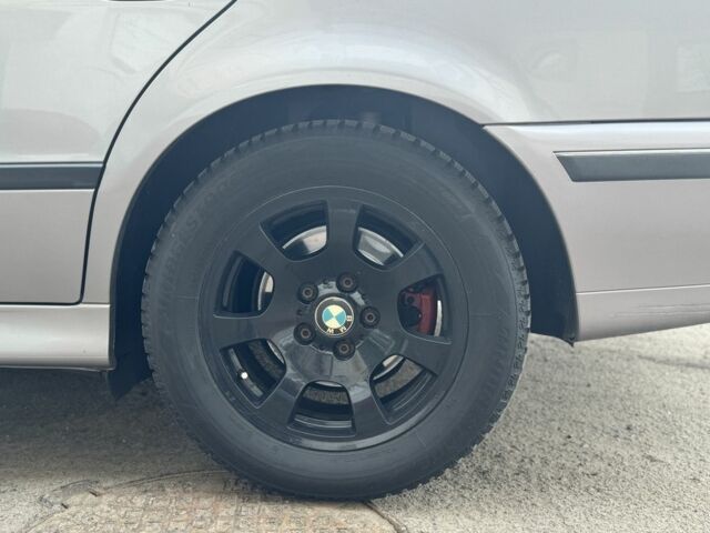 Серый БМВ 5 Серия, объемом двигателя 2 л и пробегом 433 тыс. км за 4900 $, фото 1 на Automoto.ua