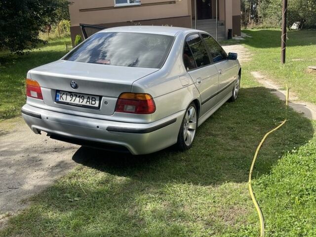 Серый БМВ 5 Серия, объемом двигателя 2 л и пробегом 3 тыс. км за 3800 $, фото 1 на Automoto.ua