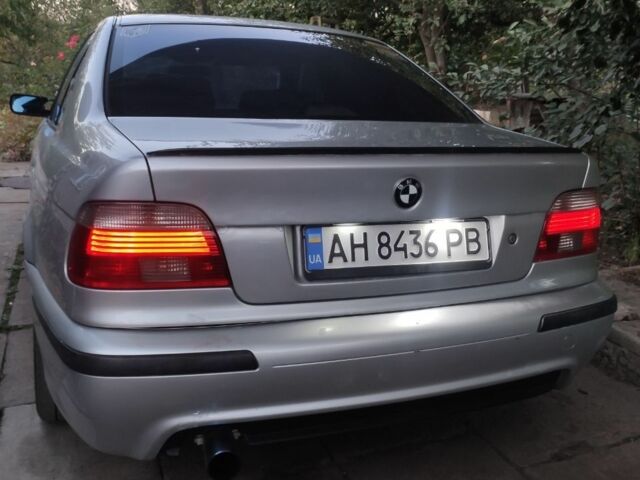 Серый БМВ 5 Серия, объемом двигателя 2.9 л и пробегом 300 тыс. км за 4100 $, фото 1 на Automoto.ua