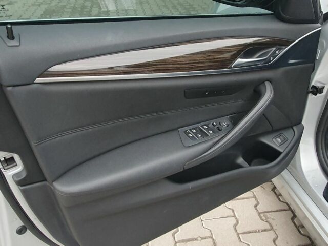 Серый БМВ 5 Серия, объемом двигателя 2 л и пробегом 120 тыс. км за 24800 $, фото 5 на Automoto.ua