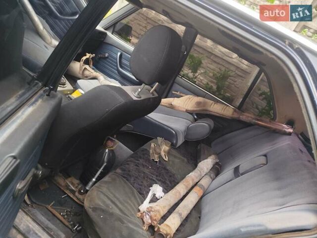 Серый БМВ 5 Серия, объемом двигателя 2.5 л и пробегом 100 тыс. км за 1500 $, фото 4 на Automoto.ua