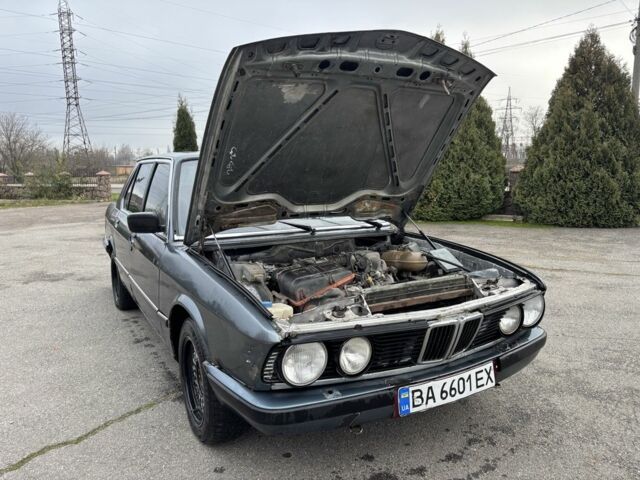 Серый БМВ 5 Серия, объемом двигателя 2.8 л и пробегом 300 тыс. км за 1200 $, фото 21 на Automoto.ua