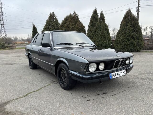 Серый БМВ 5 Серия, объемом двигателя 2.8 л и пробегом 300 тыс. км за 1200 $, фото 2 на Automoto.ua