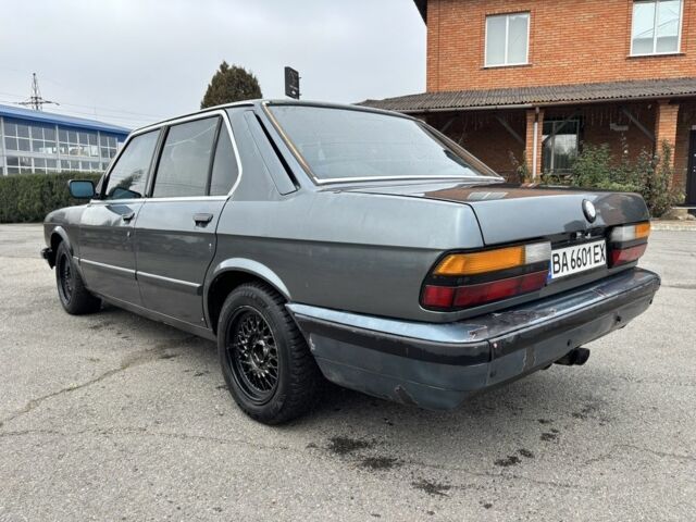 Серый БМВ 5 Серия, объемом двигателя 2.8 л и пробегом 300 тыс. км за 1200 $, фото 8 на Automoto.ua