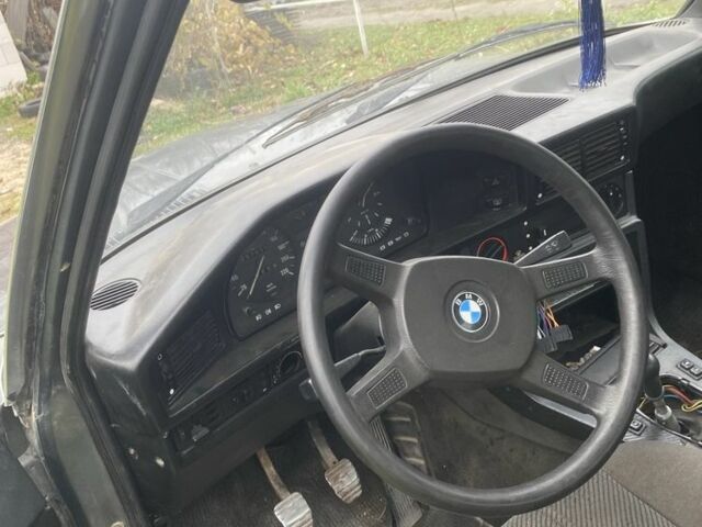 Серый БМВ 5 Серия, объемом двигателя 1.8 л и пробегом 291 тыс. км за 950 $, фото 4 на Automoto.ua