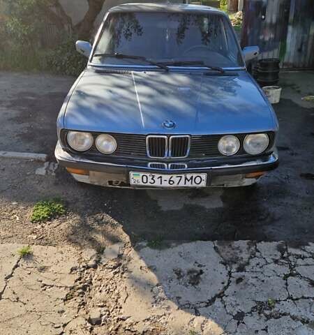 Серый БМВ 5 Серия, объемом двигателя 2.4 л и пробегом 400 тыс. км за 1600 $, фото 2 на Automoto.ua