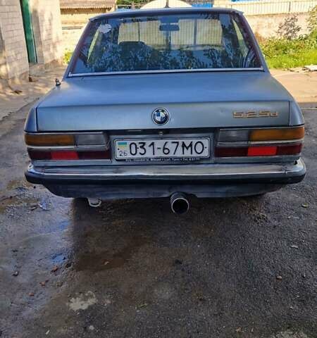 Серый БМВ 5 Серия, объемом двигателя 2.4 л и пробегом 400 тыс. км за 1600 $, фото 3 на Automoto.ua