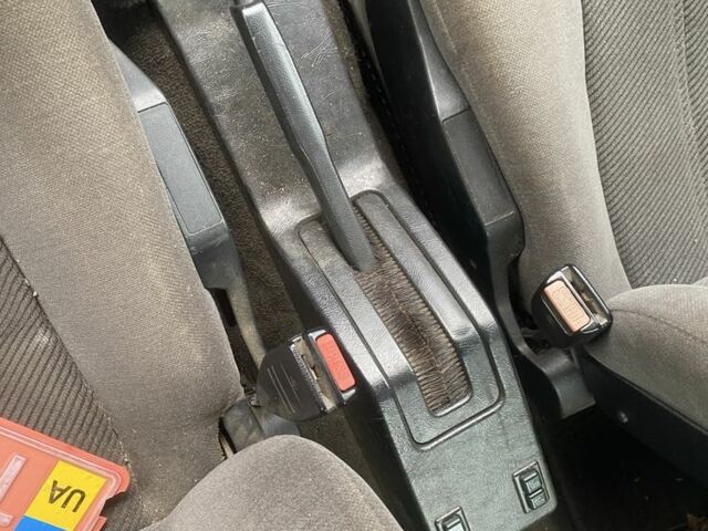 Серый БМВ 5 Серия, объемом двигателя 1.8 л и пробегом 291 тыс. км за 950 $, фото 6 на Automoto.ua