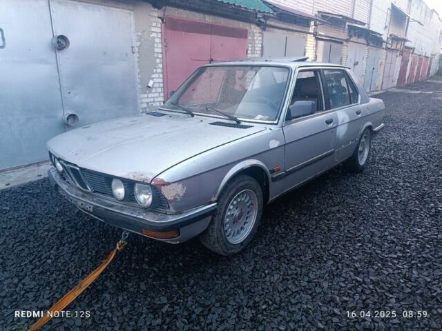 Серый БМВ 5 Серия, объемом двигателя 1.8 л и пробегом 100 тыс. км за 1000 $, фото 2 на Automoto.ua