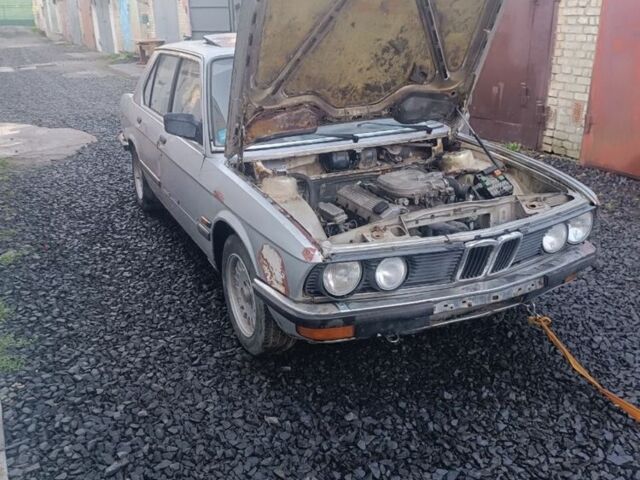 Серый БМВ 5 Серия, объемом двигателя 1.8 л и пробегом 100 тыс. км за 1000 $, фото 9 на Automoto.ua