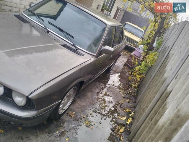 Серый БМВ 5 Серия, объемом двигателя 2.69 л и пробегом 260 тыс. км за 1500 $, фото 4 на Automoto.ua