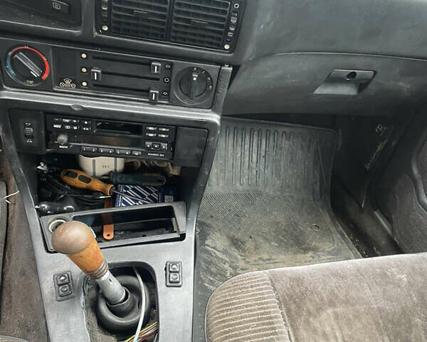 Сірий БМВ 5 Серія, об'ємом двигуна 2.4 л та пробігом 384 тис. км за 1600 $, фото 8 на Automoto.ua