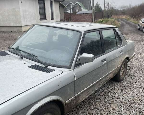 Сірий БМВ 5 Серія, об'ємом двигуна 2.4 л та пробігом 384 тис. км за 1600 $, фото 3 на Automoto.ua