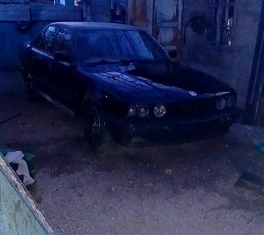 Серый БМВ 5 Серия, объемом двигателя 2 л и пробегом 300 тыс. км за 2000 $, фото 2 на Automoto.ua