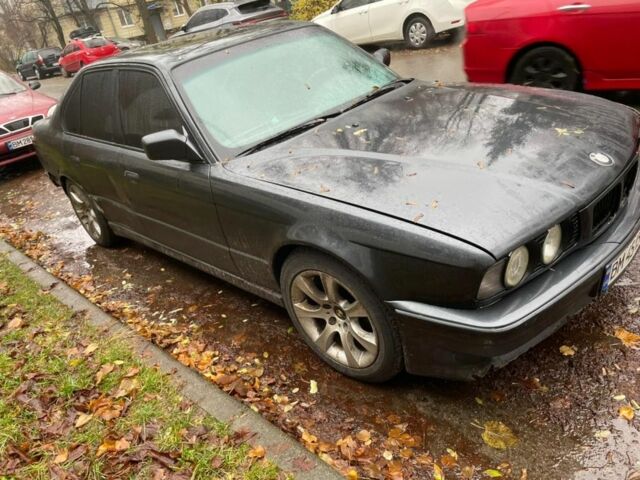 Серый БМВ 5 Серия, объемом двигателя 2 л и пробегом 390 тыс. км за 1700 $, фото 2 на Automoto.ua