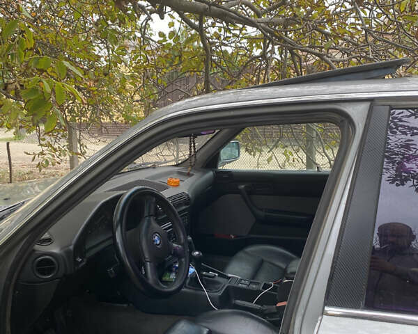 Серый БМВ 5 Серия, объемом двигателя 3 л и пробегом 450 тыс. км за 2200 $, фото 2 на Automoto.ua