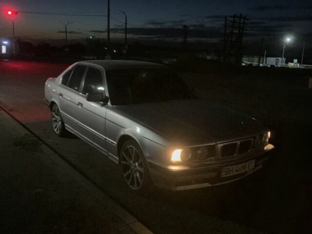 Серый БМВ 5 Серия, объемом двигателя 2 л и пробегом 370 тыс. км за 2940 $, фото 8 на Automoto.ua