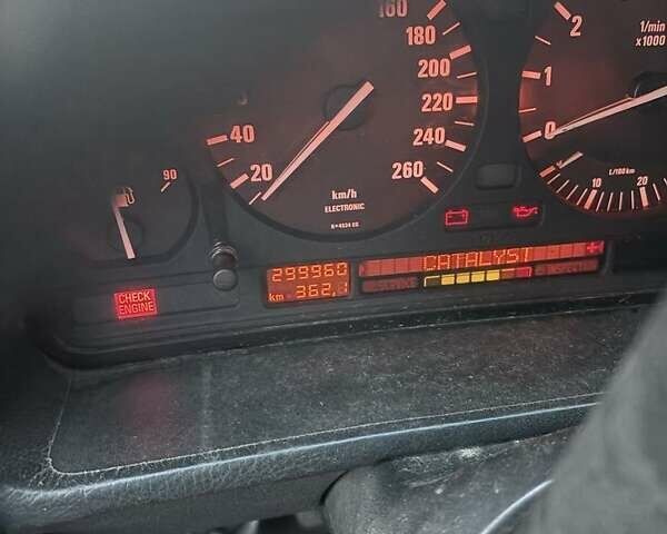 Серый БМВ 5 Серия, объемом двигателя 2.5 л и пробегом 300 тыс. км за 3000 $, фото 9 на Automoto.ua